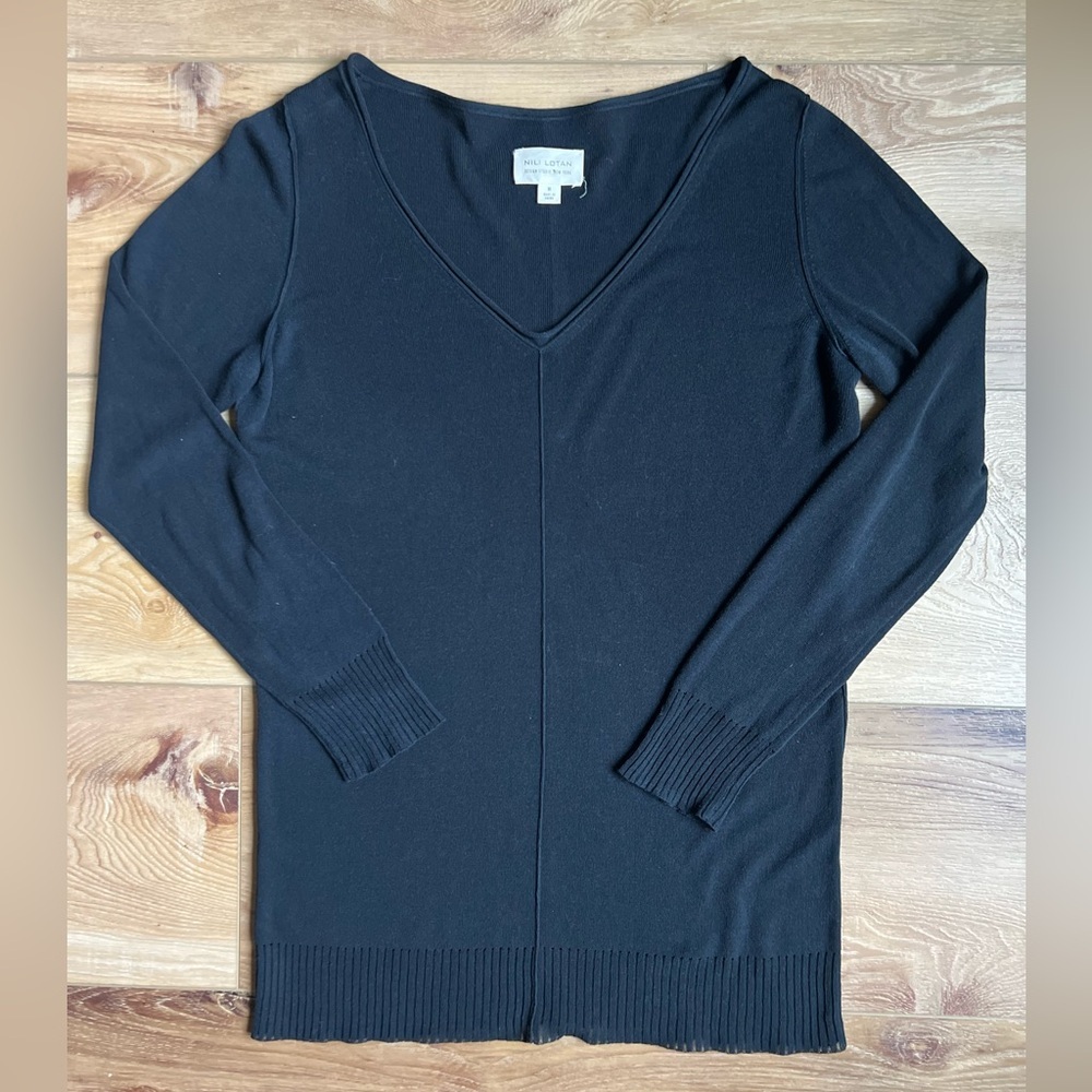 Nili Lotan V-Neck Ribbed Knit Top Black Size M Quiet Luxury
